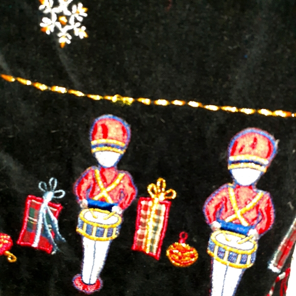 Women's Christmas Vest - Picture 5 of 7